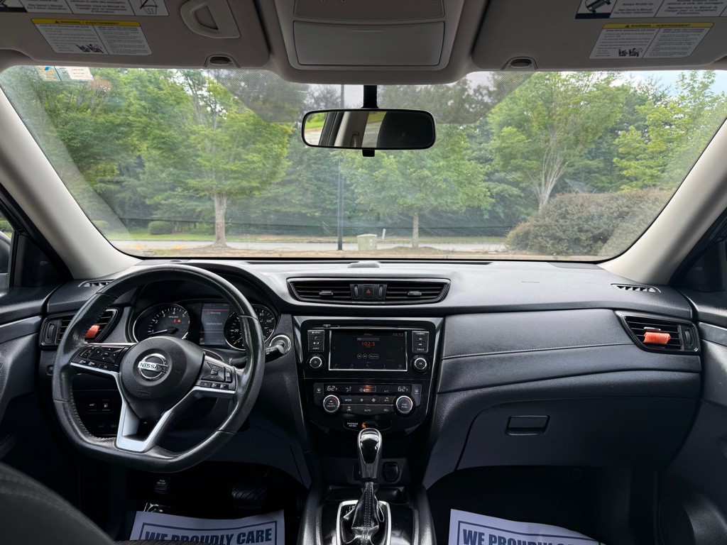 2018 Nissan Rogue Image 9
