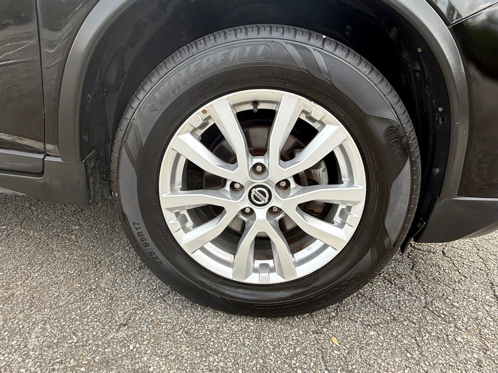 2018 Nissan Rogue Image 11