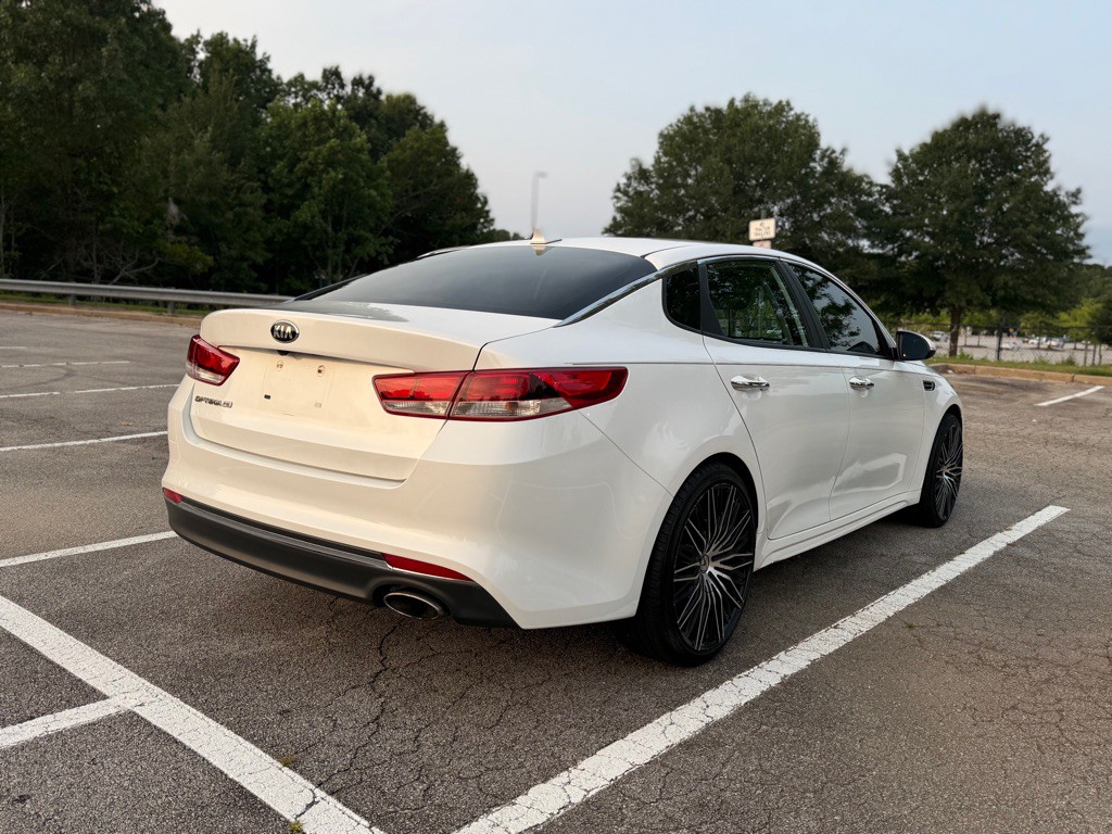 2017 Kia Optima Image 4