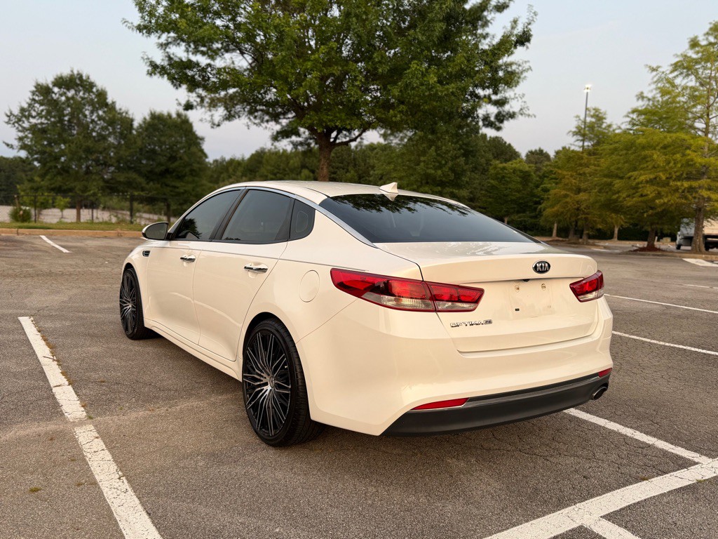 2017 Kia Optima Image 5