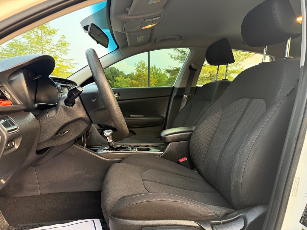 2017 Kia Optima Image 6
