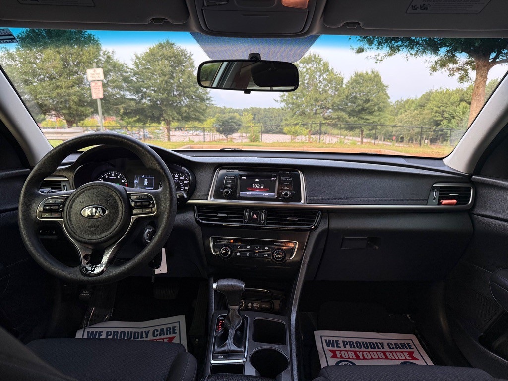 2017 Kia Optima Image 10