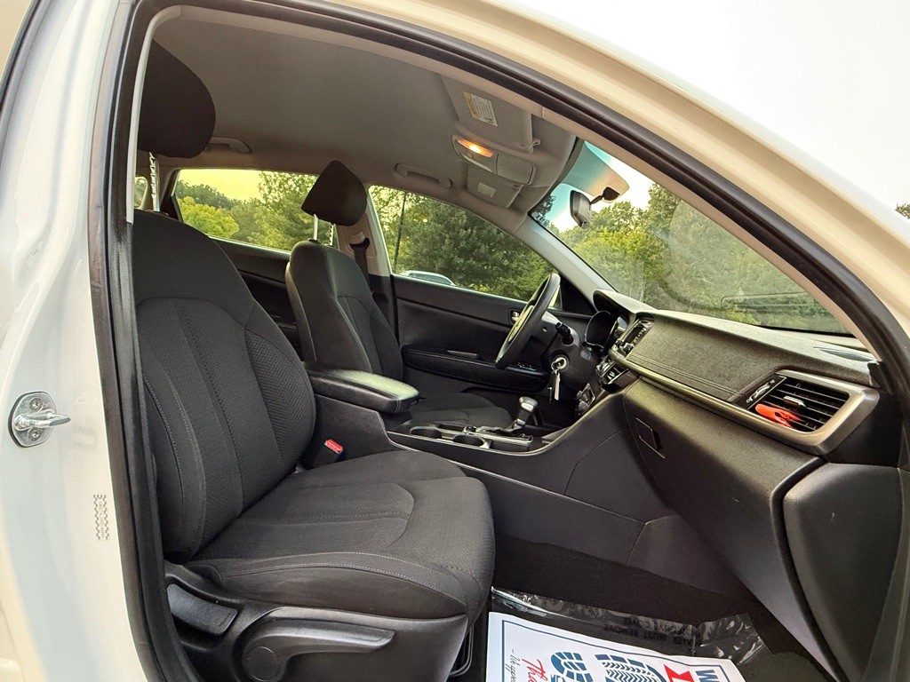 2017 Kia Optima Image 12