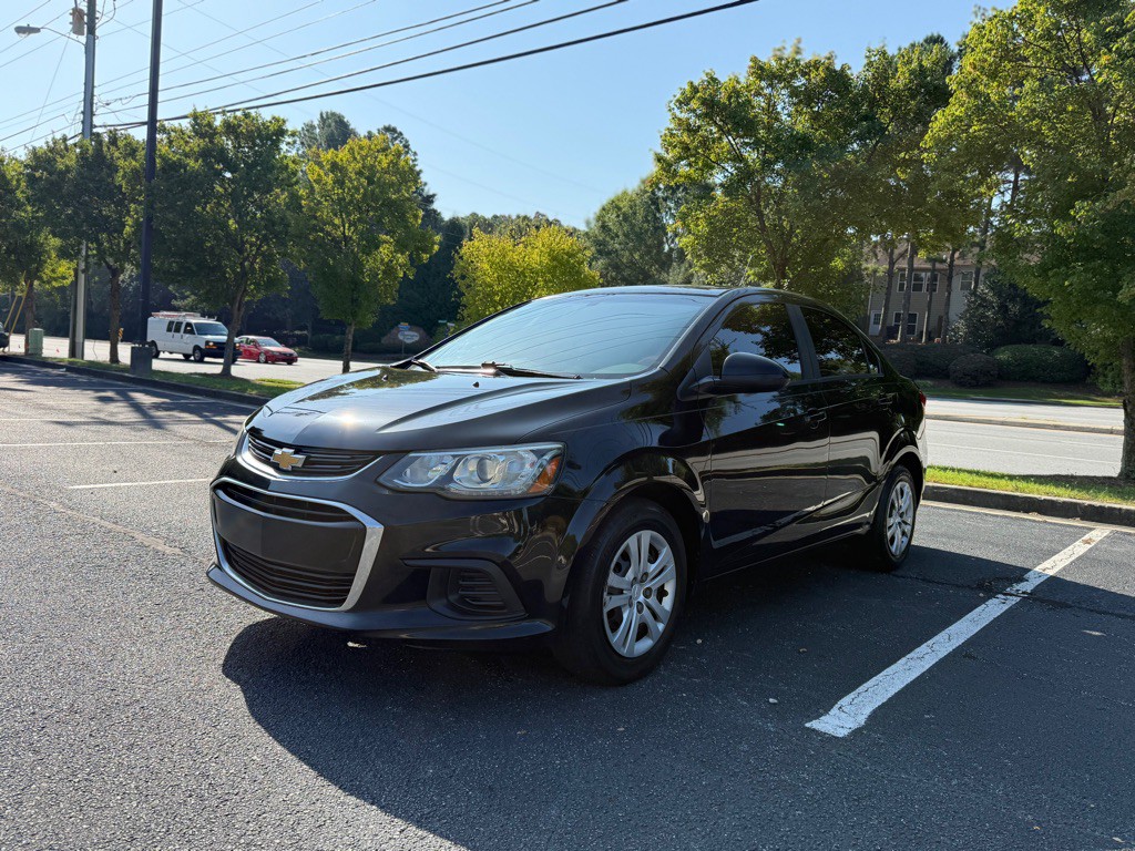 2017 Chevrolet Sonic Image 2
