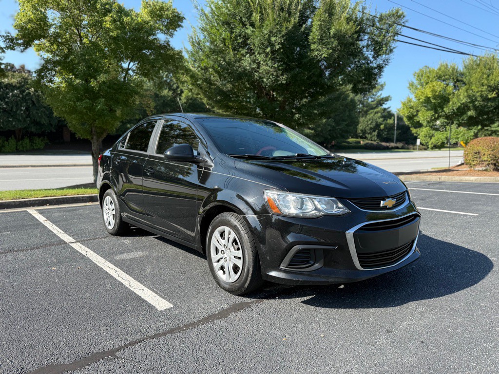 2017 Chevrolet Sonic Image 3