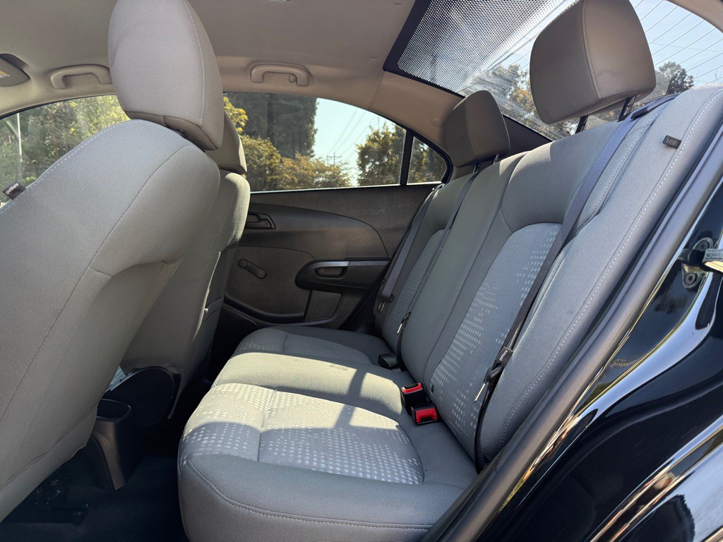 2017 Chevrolet Sonic Image 5