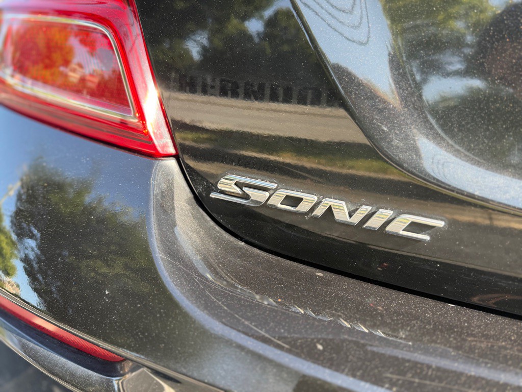 2017 Chevrolet Sonic Image 8