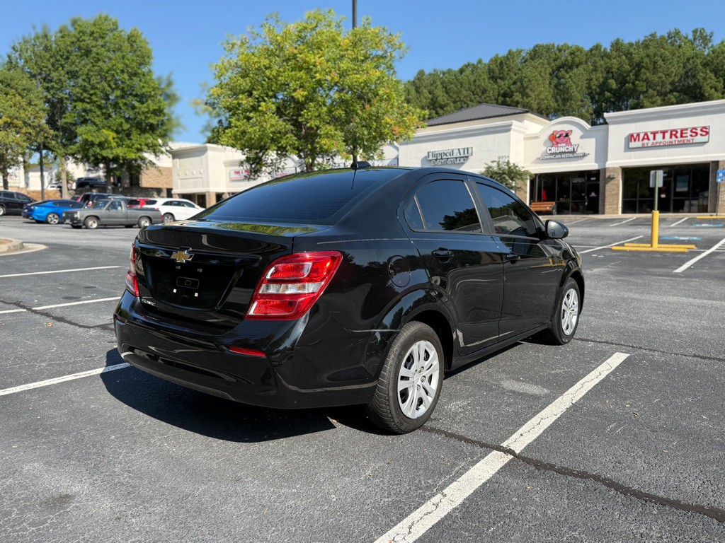 2017 Chevrolet Sonic Image 15