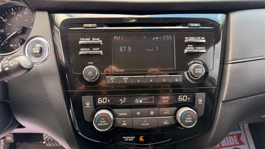 2017 Nissan Rogue Image 9