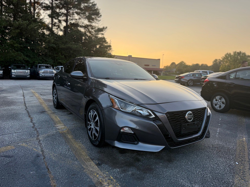 2021 Nissan Altima Image 2