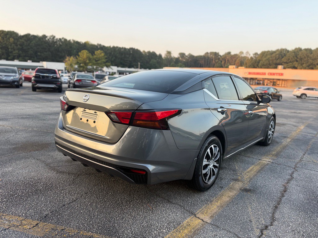 2021 Nissan Altima Image 4