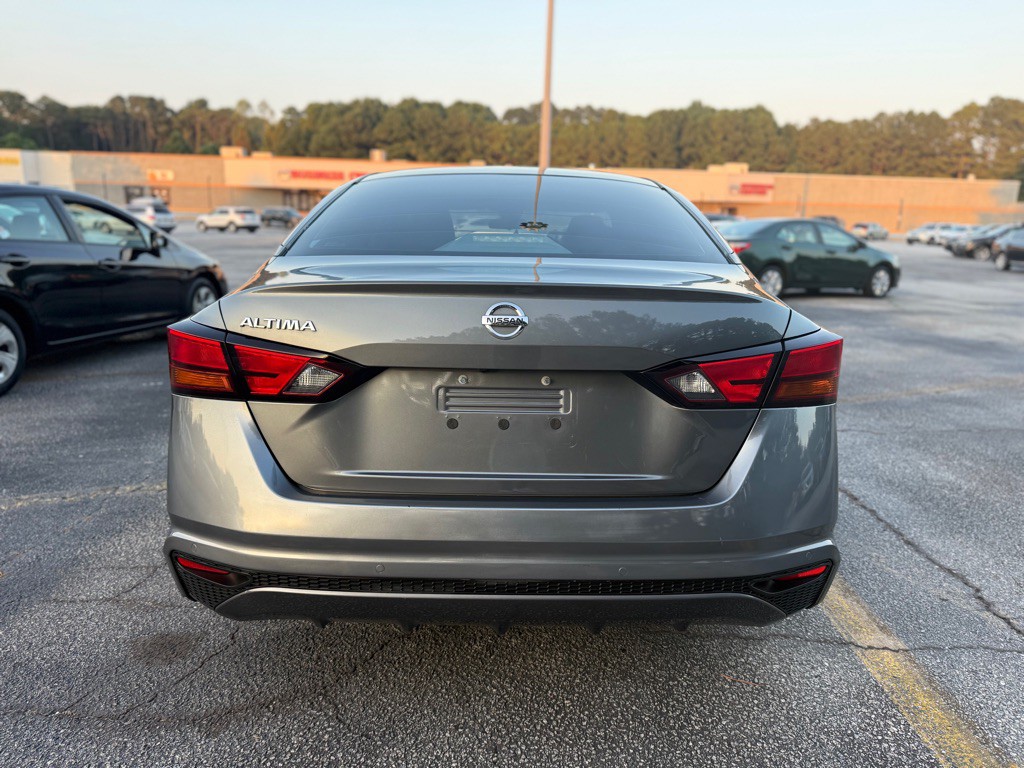 2021 Nissan Altima Image 6