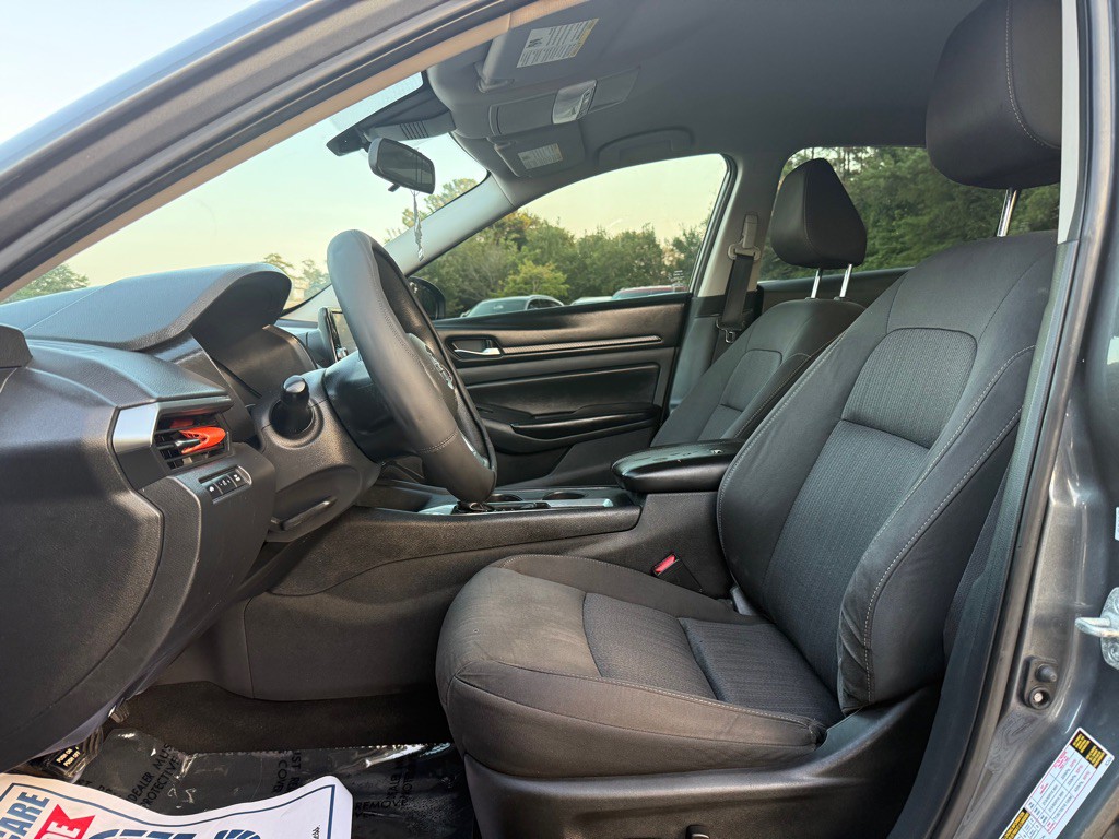2021 Nissan Altima Image 7