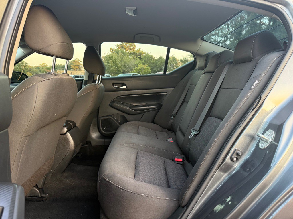 2021 Nissan Altima Image 9