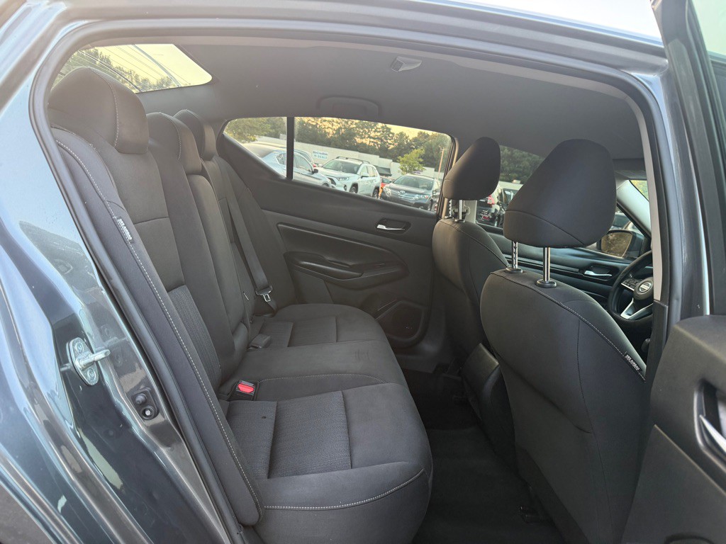 2021 Nissan Altima Image 10