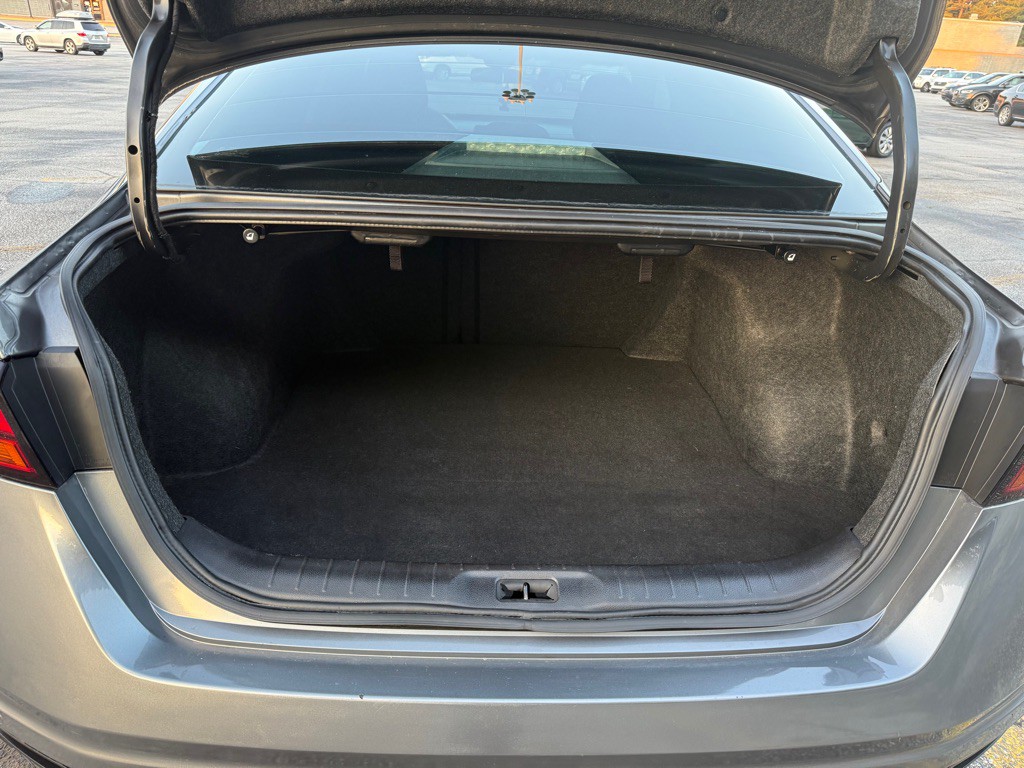 2021 Nissan Altima Image 11
