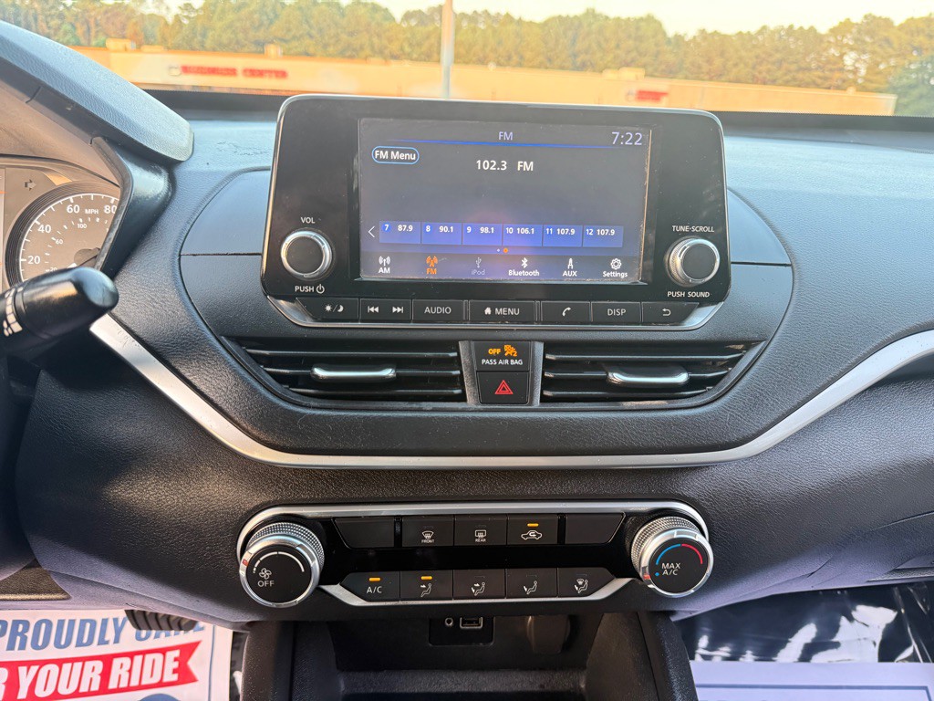 2021 Nissan Altima Image 13