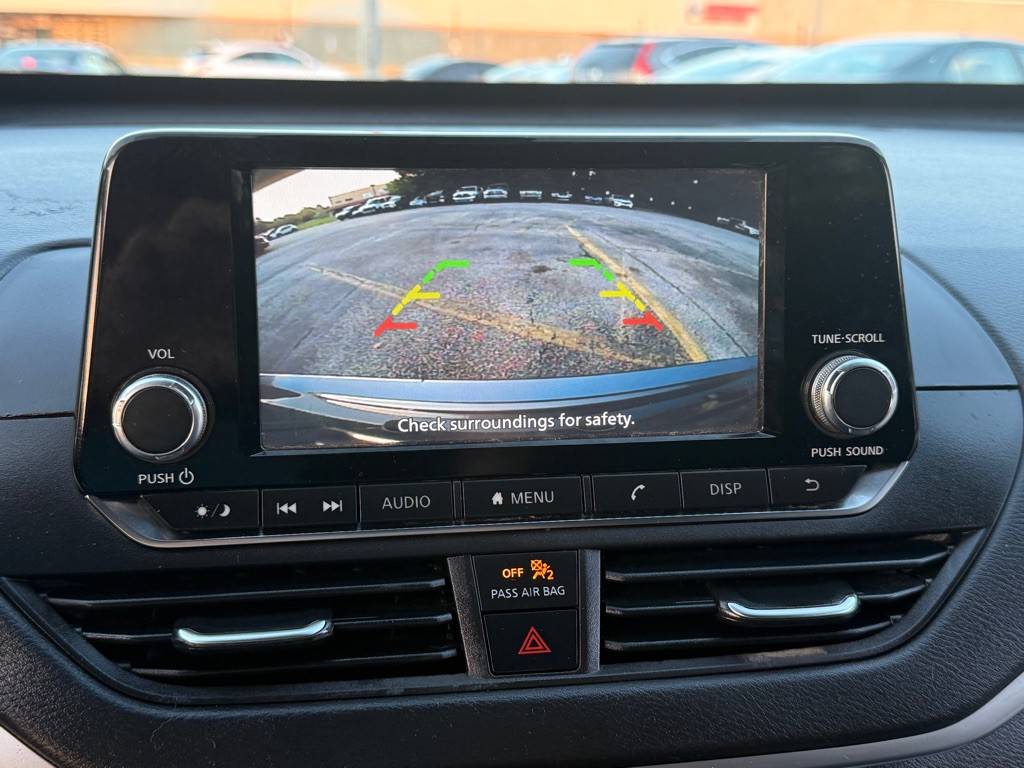 2021 Nissan Altima Image 14