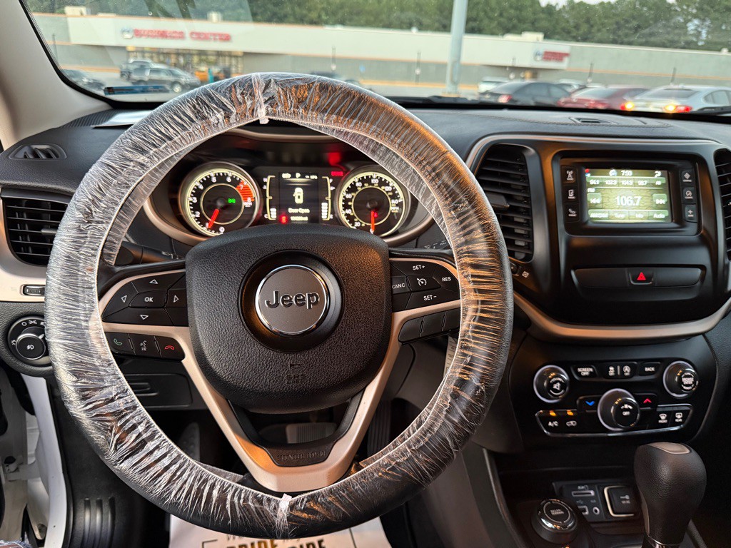 2016 Jeep Cherokee Image 14