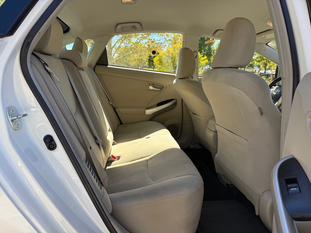 2014 Toyota Prius Image 9