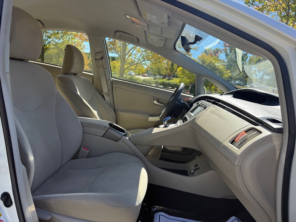 2014 Toyota Prius Image 10
