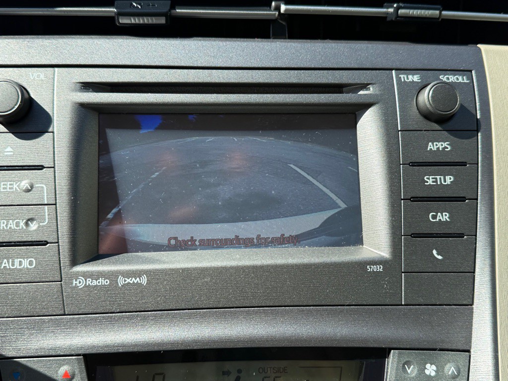 2014 Toyota Prius Image 16