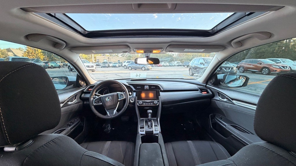 2018 Honda Civic Image 17