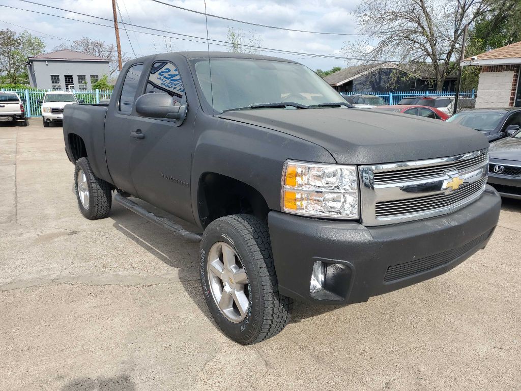 2008 Chevrolet Silverado 1500 Image 3