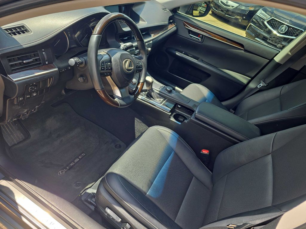 2016 Lexus ES 350 Image 9