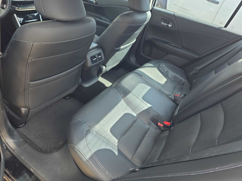 2016 Honda Accord Image 9