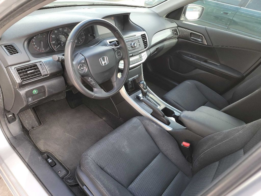 2013 Honda Accord Image 9