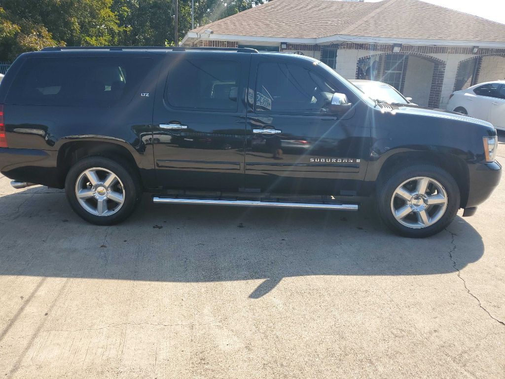 2008 Chevrolet Suburban Image 4