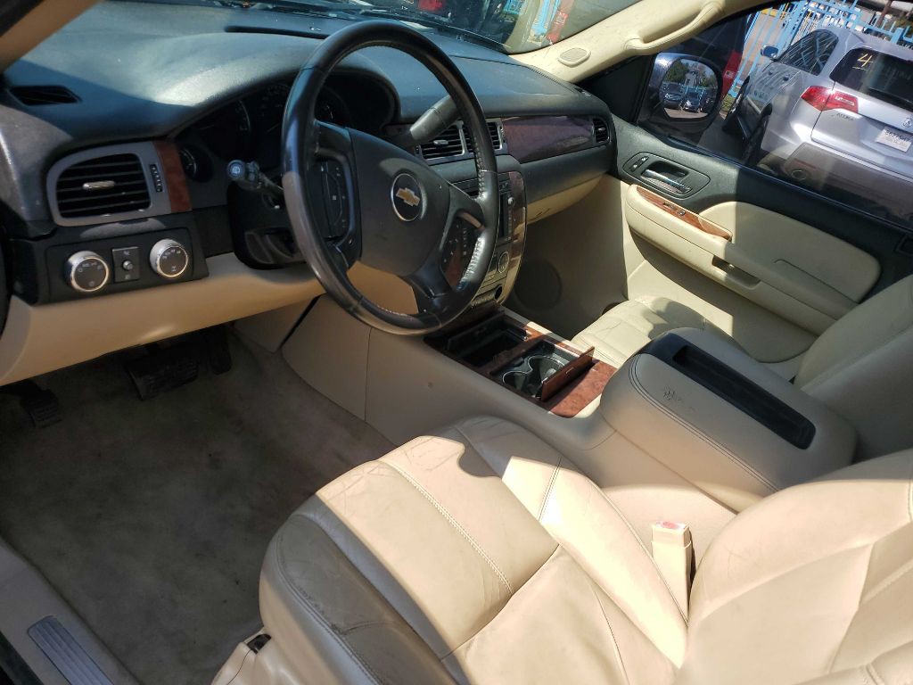 2008 Chevrolet Suburban Image 9