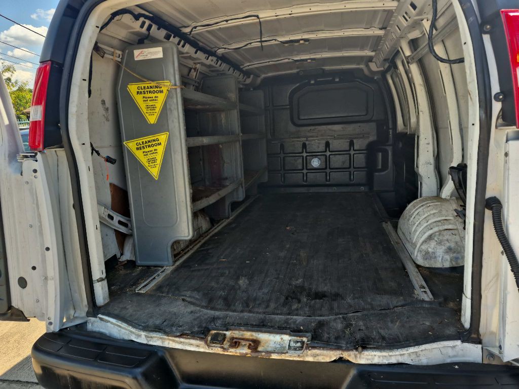 2021 Chevrolet Express Image 8