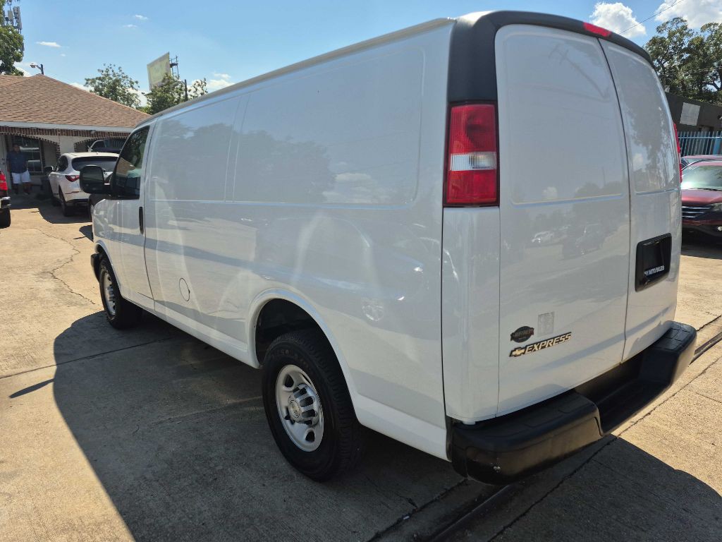 2021 Chevrolet Express Image 9