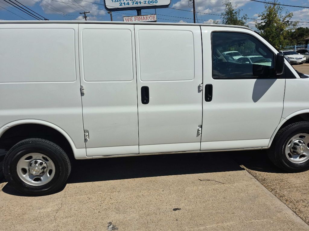 2021 Chevrolet Express Image 4