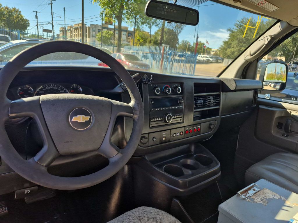 2015 Chevrolet Express Image 6