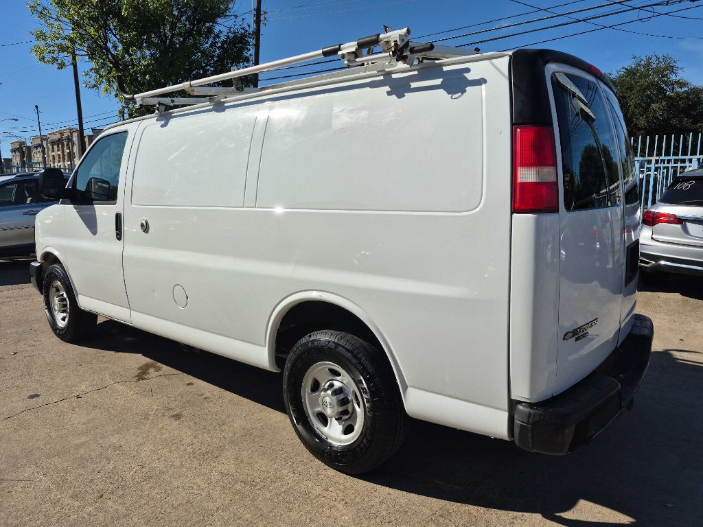 2015 Chevrolet Express Image 9