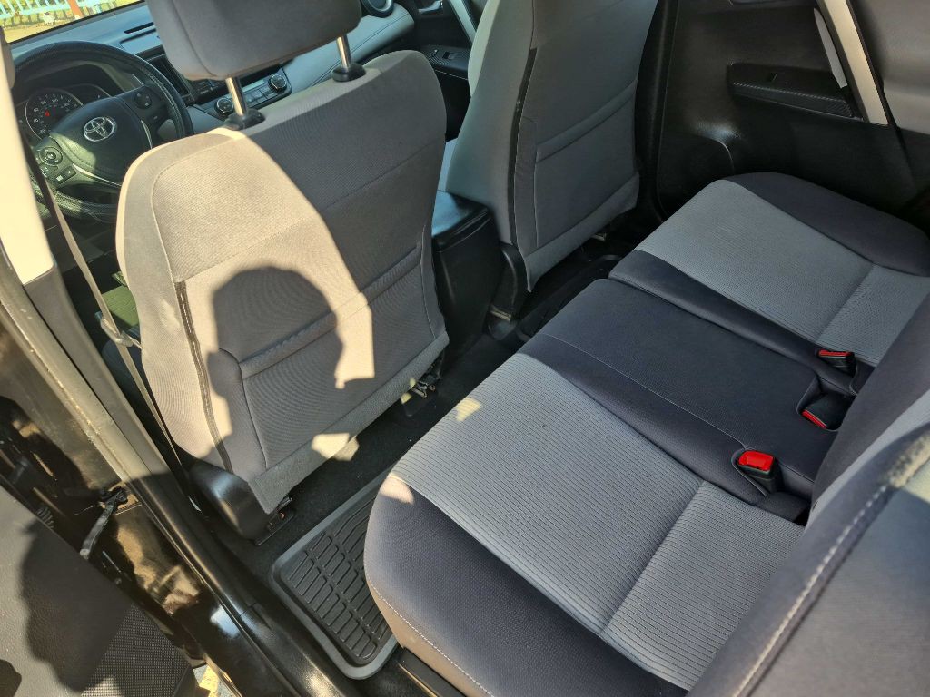 2015 Toyota Rav4 Image 9