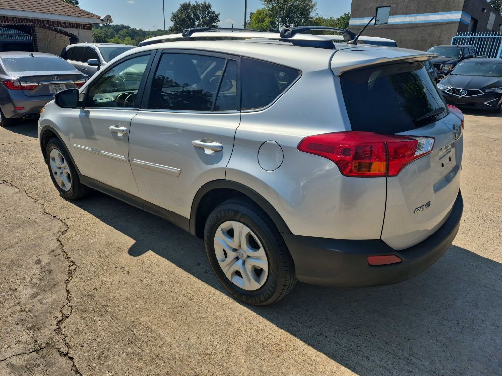 2015 Toyota Rav4 Image 2