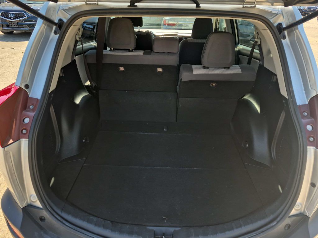 2015 Toyota Rav4 Image 9