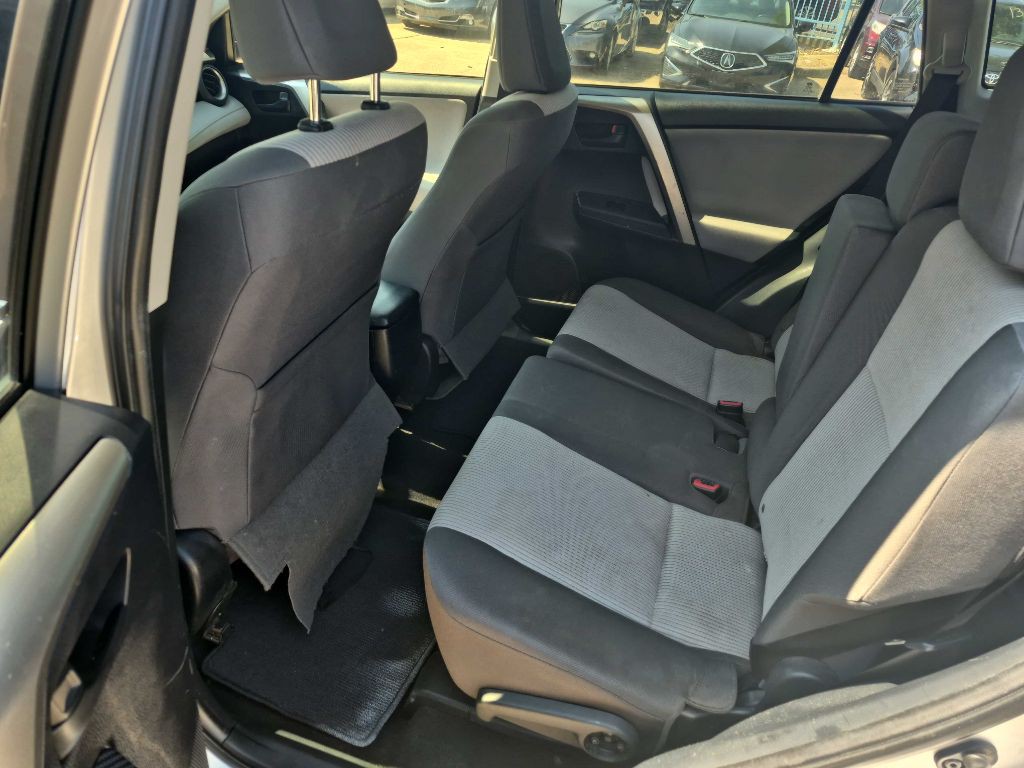2015 Toyota Rav4 Image 11