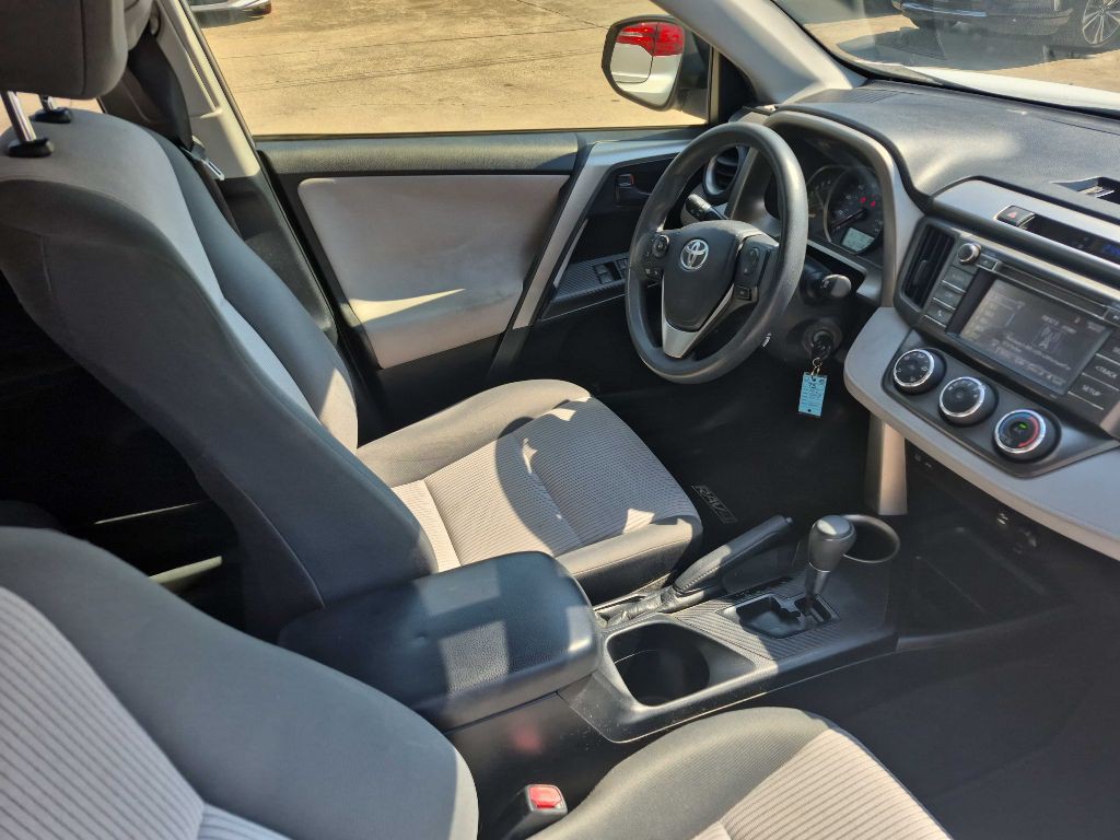 2015 Toyota Rav4 Image 13