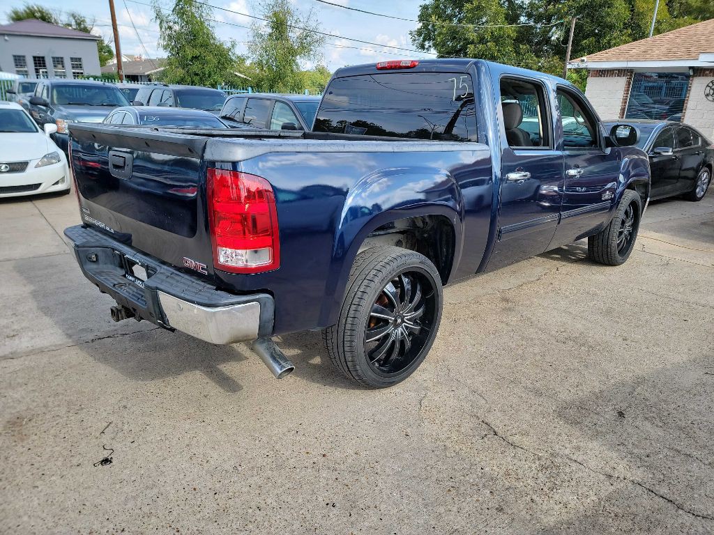 2007 GMC Sierra Image 3