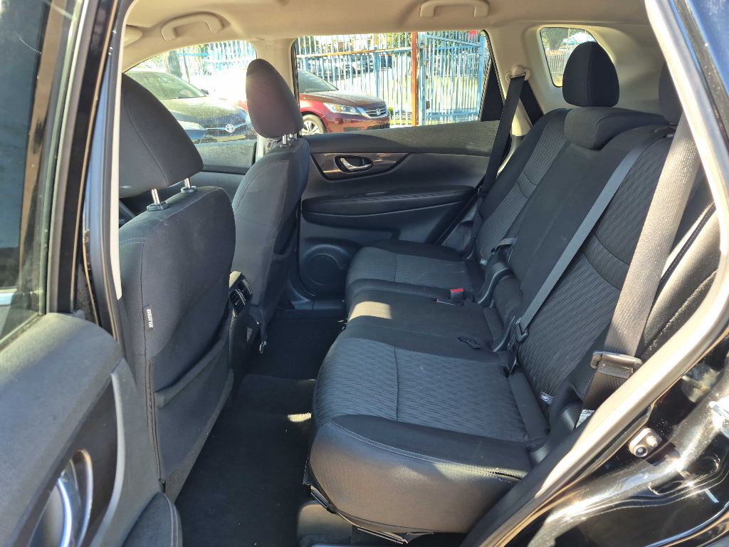 2019 Nissan Rogue Image 8