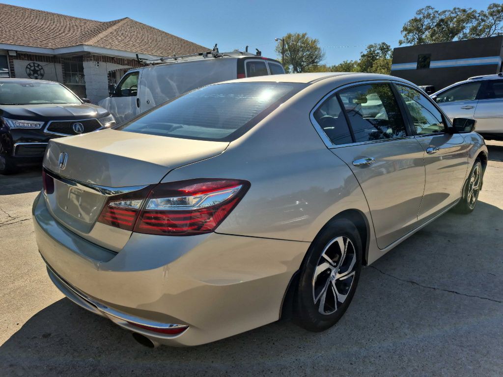 2017 Honda Accord Image 4