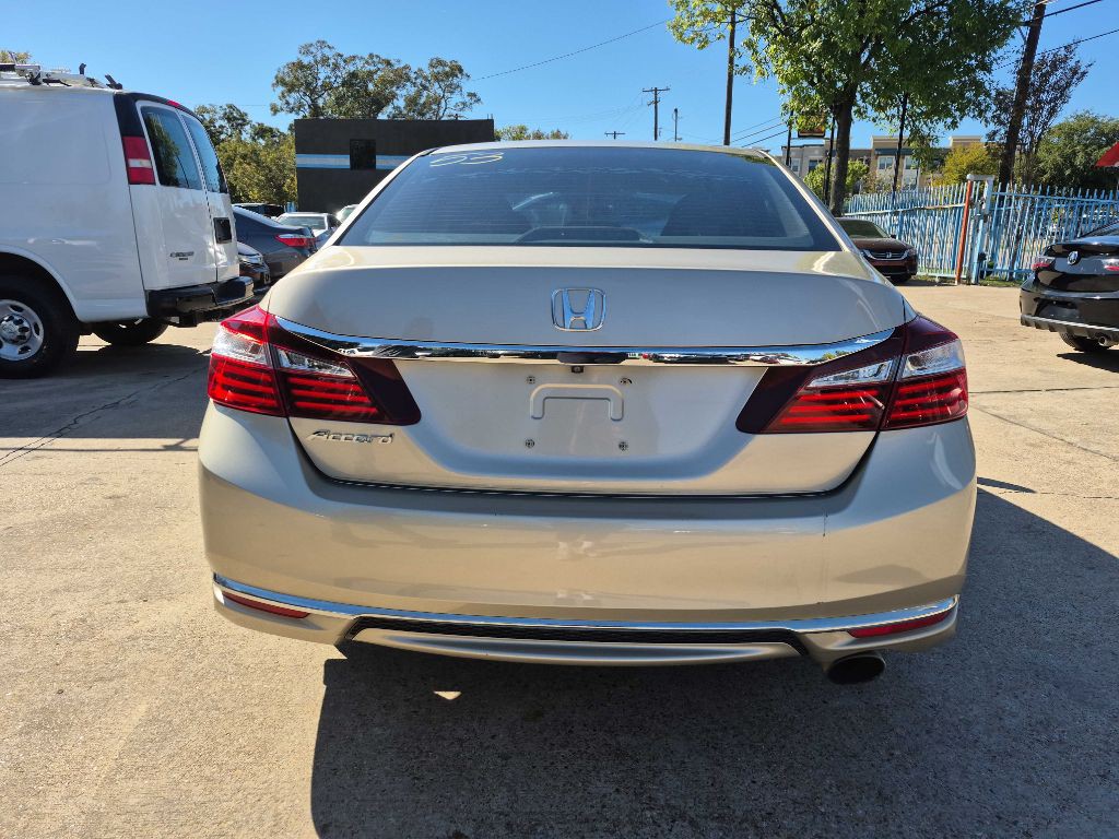 2017 Honda Accord Image 5