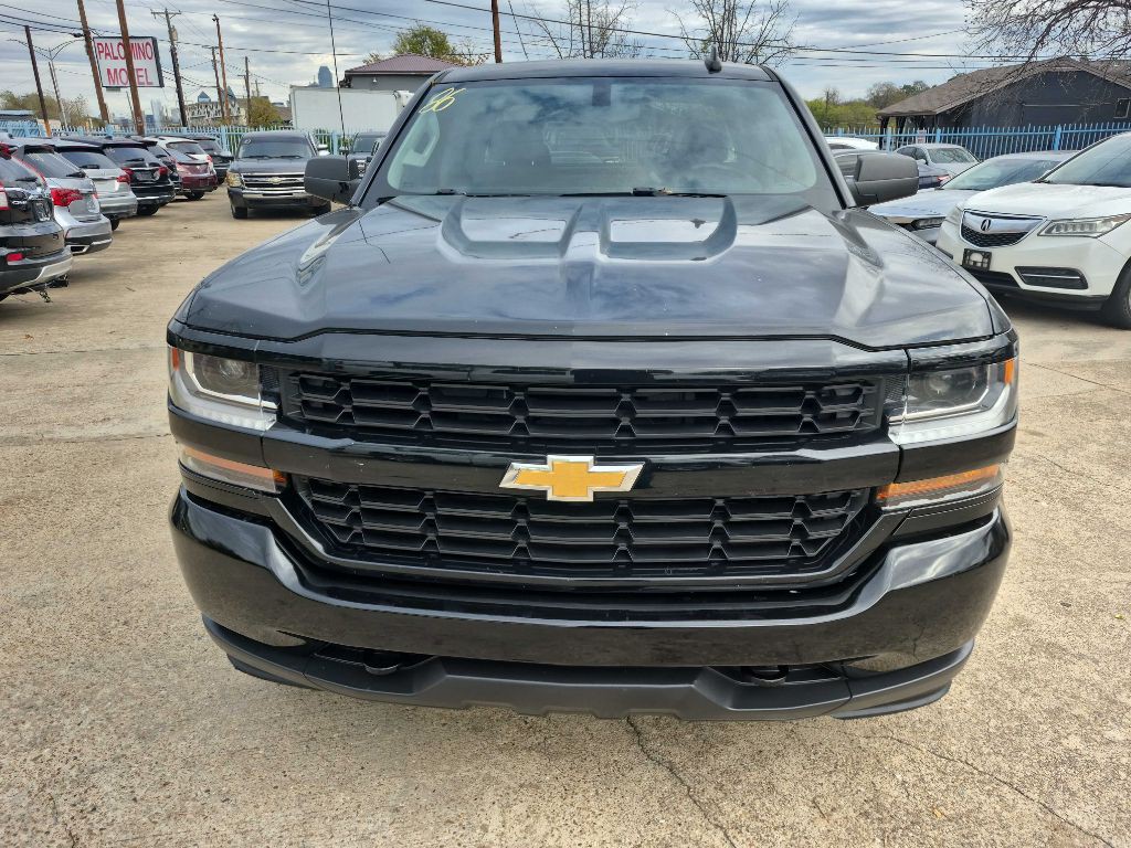 2018 Chevrolet Silverado 1500 Image 2