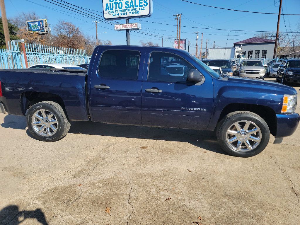 2011 Chevrolet Silverado 1500 Image 2
