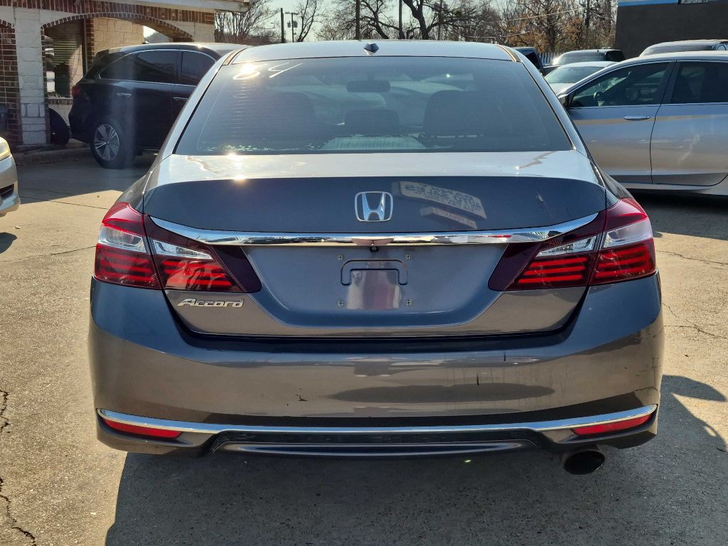 2017 Honda Accord Image 8